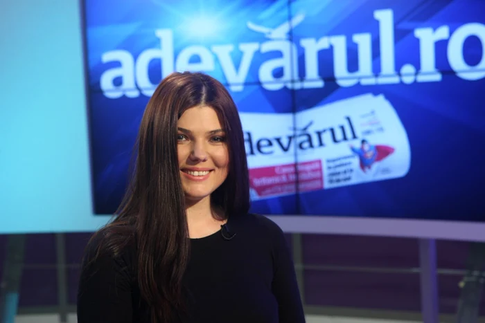 Paula Seling s-a relaxat în studioul Adevărul, miercuri după-amiază. FOTO Marian Iliescu