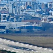 avion aterizare jpeg