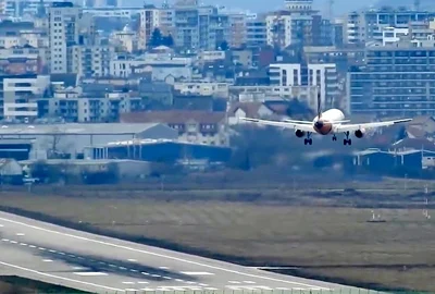 avion aterizare jpeg