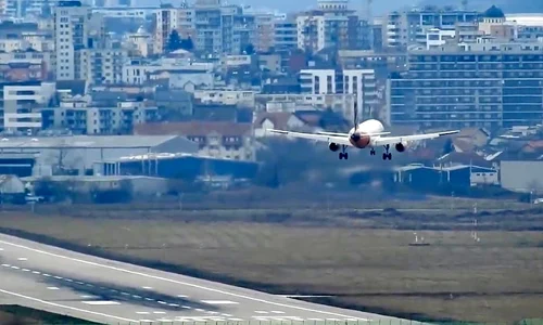 avion aterizare jpeg