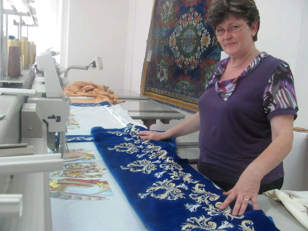 Rodica Socolan a creat peste 5000 de haine preoţeşti