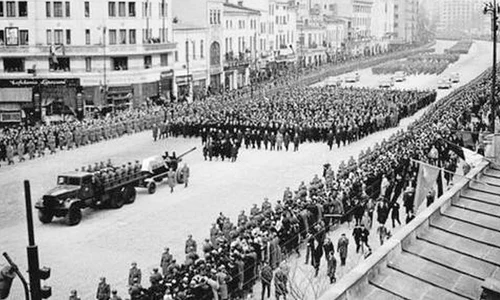 Funeraliile unui «rege» comunist  Gheorghe Gheorghiu Dej, înmormântat cu onoruri militare  jpeg