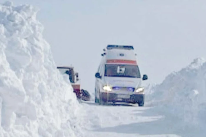 Aproape de miezul nopţii,  copilaşul a ajuns cu autospeciala  la spitalul de pediatrie din Botoşani