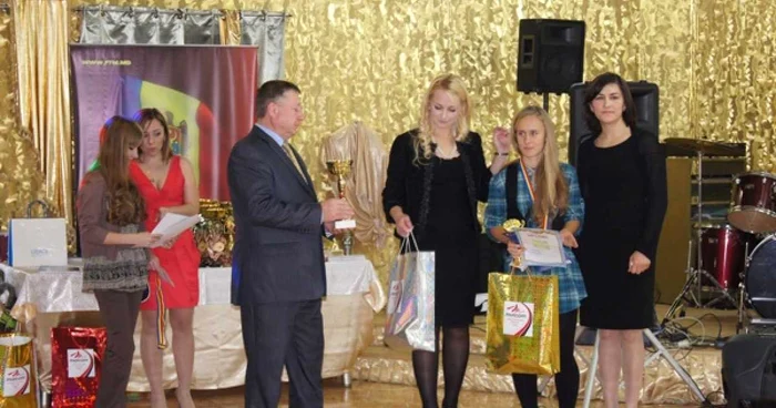 Daniela Ciobanu (a doua din dreapta), cea mai bună junioară la categoria Under-16 