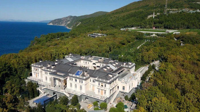 Imaginea cu "Palatul lui Putin", dezvăluită de Aleksei Navalnîi. FOTO: captură video YouTube