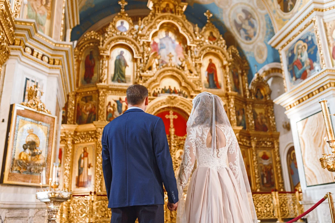 
    Nunta este una din cele şapte sfintele taine ale bisericii prin care Duhul Sfânt consfinţeşte uniuunea dintre un bărbat şi o femeie într-o singură fiinţăfoto: Shutterstock  