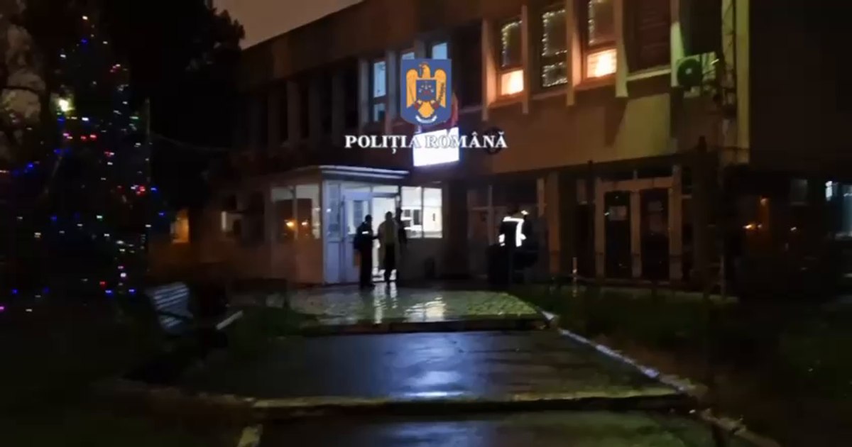 Femeie din București, reținută după ce a incendiat mașini din răzbunare