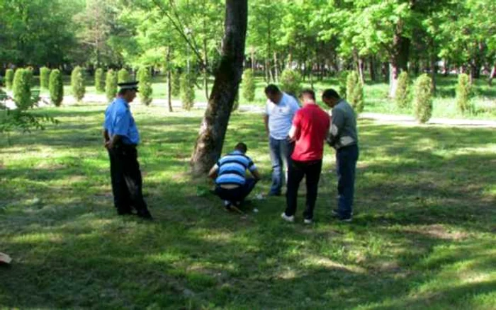 Trupul neînsufleţit al bărbatului a fost găsit de către doi trecători