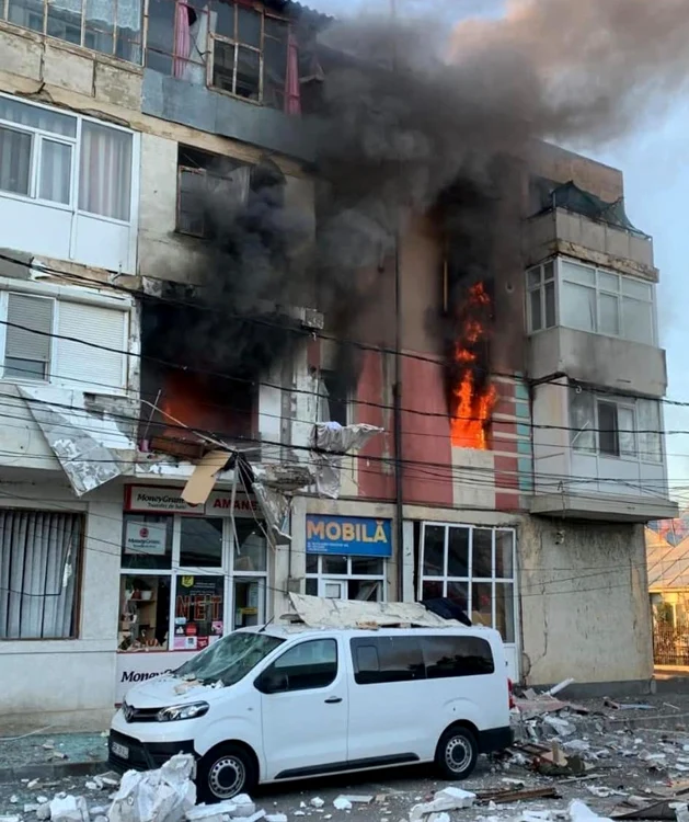 Mai multe apartamente au fost afectate de deflagrație. FOTO: Obiectiv Vocea Brăilei