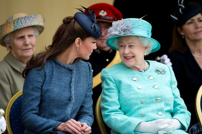Regina Elisabeta a II-a a fost impresionată de cadoul primit din partea lui Kate MiddletonSursă foto: Gettyimages