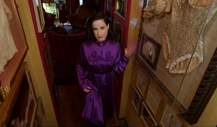 30 dita von teese casa 30 jpg jpeg