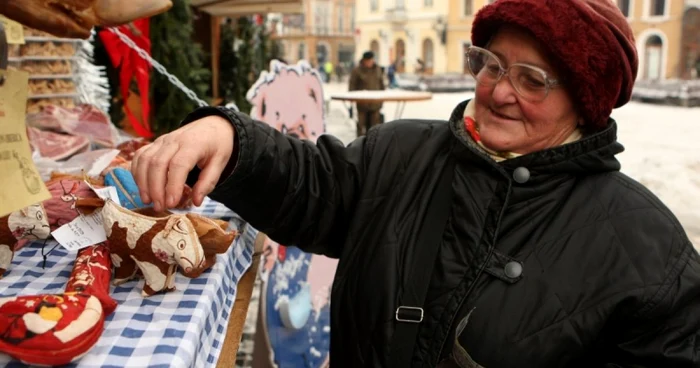 Braşov: Salamul, un cadou inedit de Crăciun. Foto: Stelian Grăjdan
