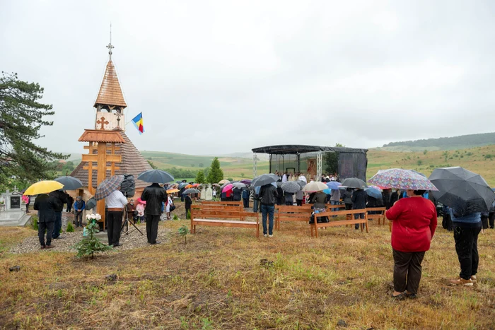 Trebuie să existe o suprafaţă de minimum 2 metri pătraţi pentru fiecare persoană şi o distanţă de minimum 2 metri între persoanefoto: Inquam Photos