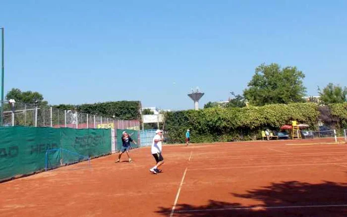 Veteranii pe terenul de tenis