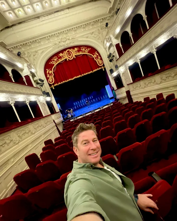 De ziua sa va fi pe scenă,  la Teatrul Odeon