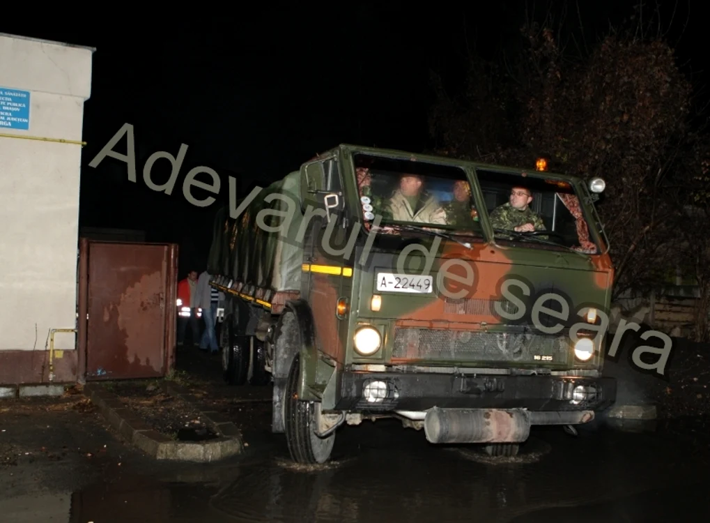 Convoiul militar va ajunge la Craiova Foto: Stelian Grăjdan 