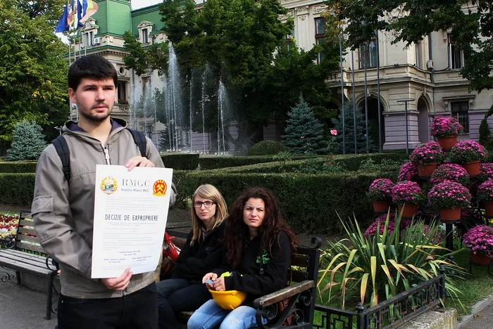 Au dat certificate simbolice de expropriere la instituţiile statului