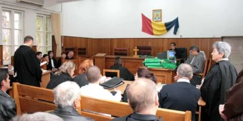 Magistraţii de la Judecătoria Piatra Neamţ nu vor pronunţa decât amânări pe toată durata zilei de joi