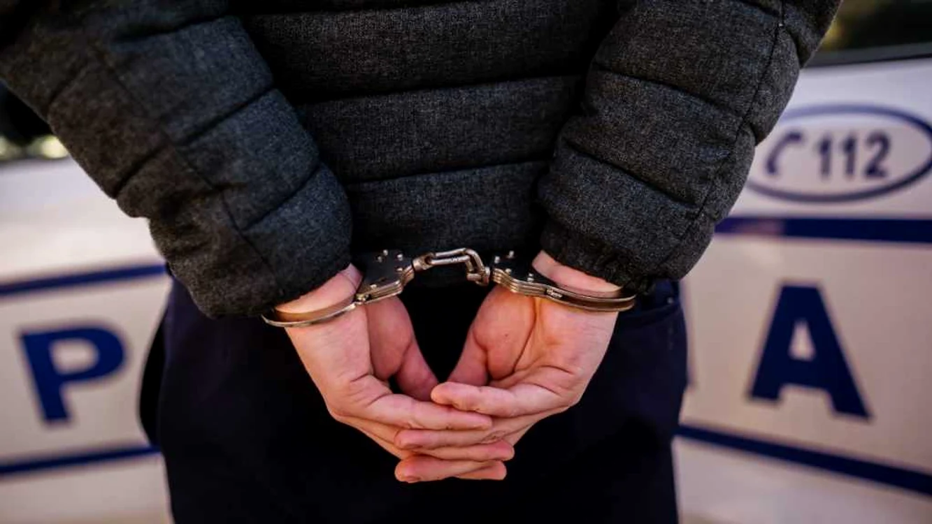 Un tânăr în vârstă de 18 ani a fost prins de polițiștii din județul Botoșani. FOTO: Arhivă