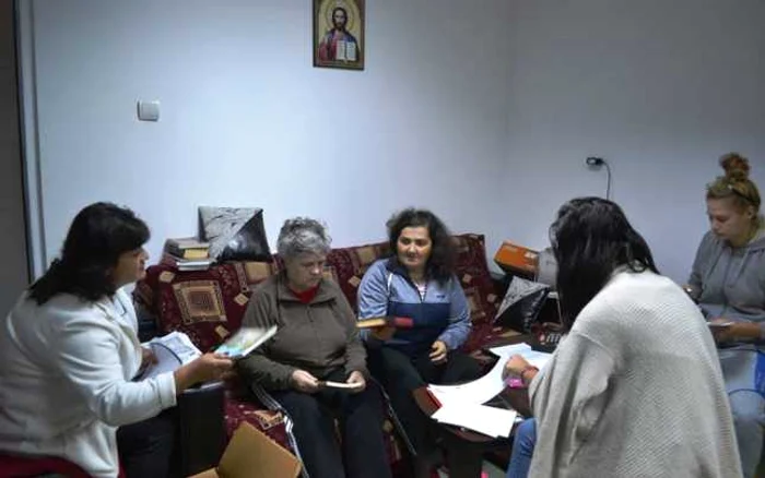 Bibliotecari au mers la centrele de îngrijire de la Dobriţa şi Suseni