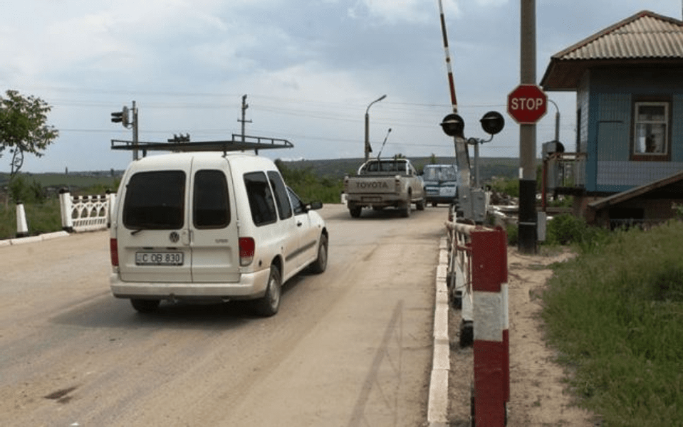 Culmea absurdului. Șofer amendat pentru că a respectat legea. Poliția, învinsă cu propriile imagini