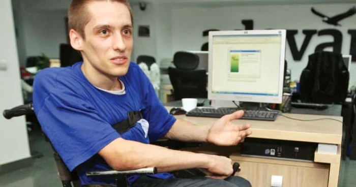 Bogdan ne-a spus povestea sa în redacţia „Adevărul“ din Iaşi