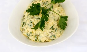 salata de cartofi shutterstock 12000832 jpeg