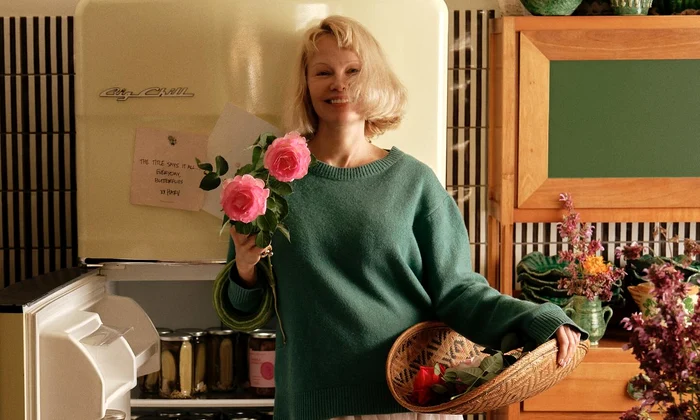 Pamela Anderson vinde castraveţi muraţi   Instagram jpg