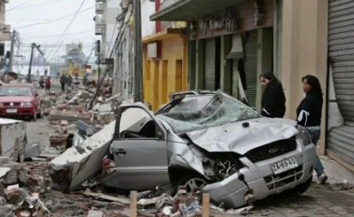 
    Multe şosele au fost afectate în urma seismului  