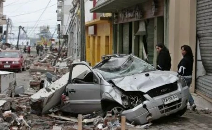 
    Multe şosele au fost afectate în urma seismului  