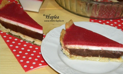 tarta dulce in trei culori poza 17 jpeg