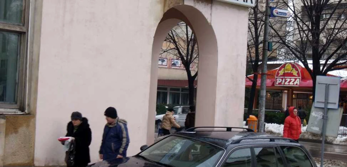 Închirierea unui autoturism costă între 28 şi 75 de euro pe zi