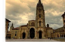Oviedo: pelerinaj în arta religioasă jpeg