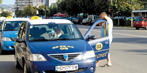 Hunedoara: Taximetriştii din Deva stau mai mult „pe tuşă”