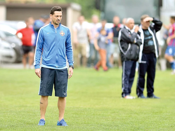 
    Mirel Rădoi  a obţinut  prima victorie  din cariera  de antrenorFoto: Răzvan Păsărică  