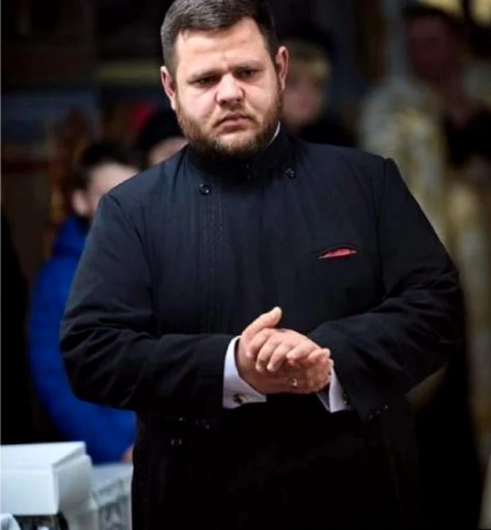 
    Preotul Alexandru Palur slujește în comuna Letea VecheFoto: zdbc.ro  