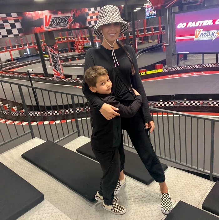 1 elena basescu si traian jr la pista de karting 8 jpg jpeg