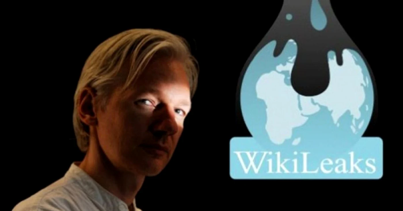 Conform lui Assange, infrastructură fizică necesară pentru a supune internetul unui totalitarism absolut este pregătită.