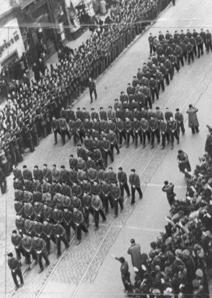 De ce îi ura Carol al II-lea pe legionari. De cine s-a folosit pentru a-l aresta pe Corneliu Zelea Codreanu