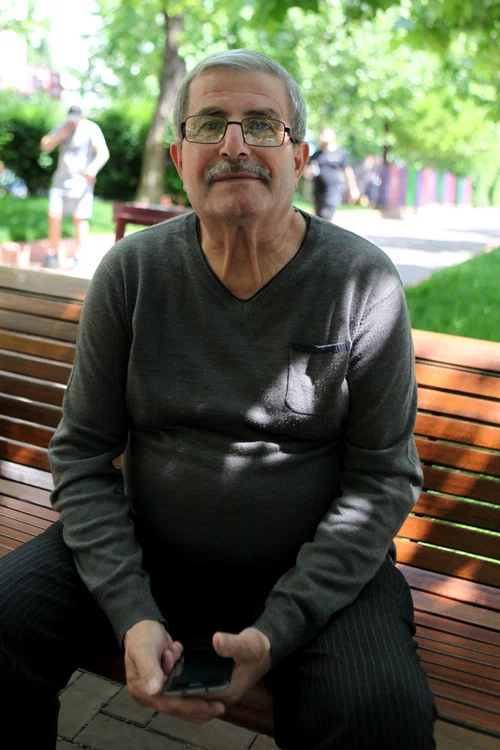 Nicolae (71 de ani) spune că a crezut că este cutremur și a ieșit pe terasă