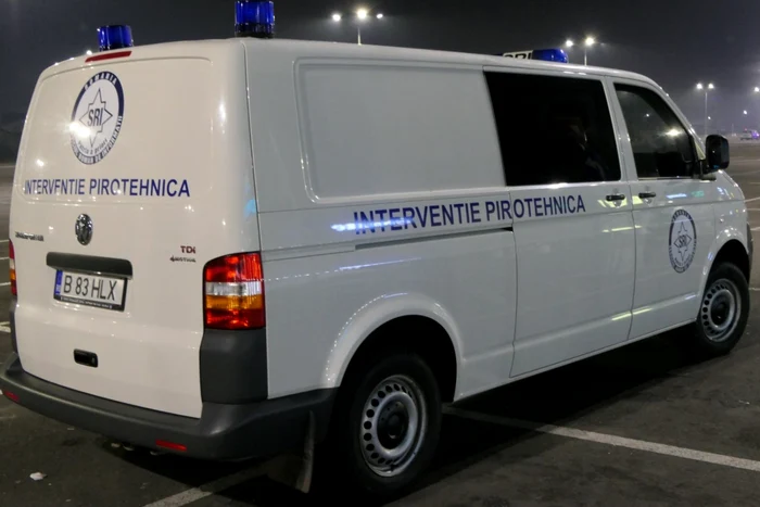 Alertă cu bombă la mall Vernada