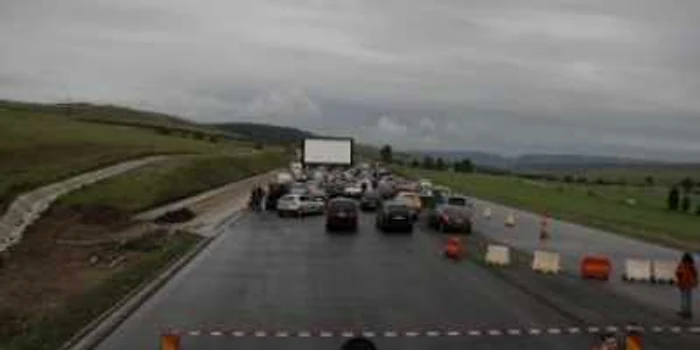 Cluj: Maşini pe Autostrada Transilvania. Noroc cu TIFF şi Van Damme (GALERIE FOTO)