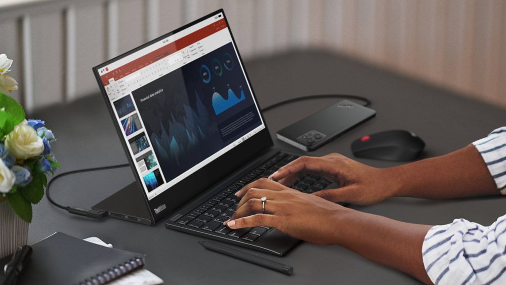 ThinkPhone primește noi funcții de productivitate, rezultatul colaborării dintre Motorola și Microsoft 