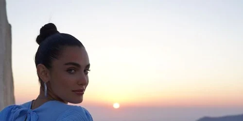 Alexia Eram e în Santorini 7 jpg