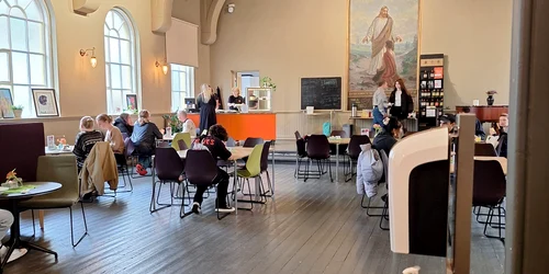 Biserica din Norvegia transformata in local jpg