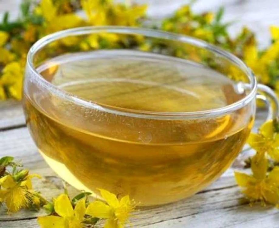 Considerată antidepresiv natural, sunătoarea este recomandată, de 
asemenea, şi în oboseala cronică, mai ales în cazul în care are cauze 
psihologice.