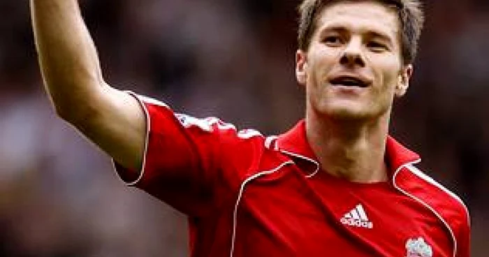 FOTBAL: Benitez i-a cerut lui Xabi Alonso să rămână la Liverpool