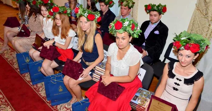 Elevii cu 10 la Bac au fost premiaţi la Primărie