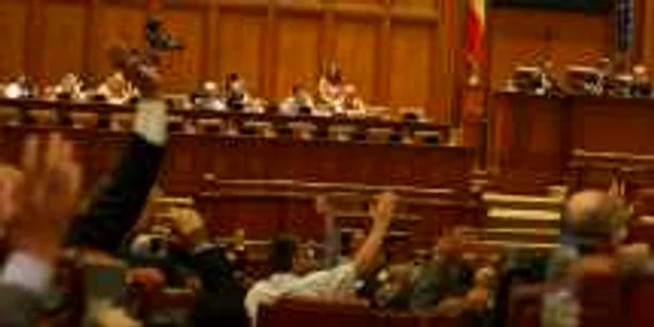 Parlamentarii au început negocierile pentru schimbarea legii electorale