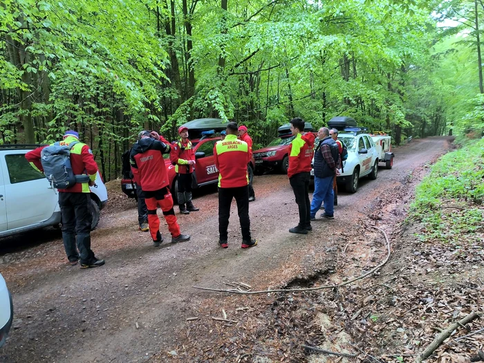 Bătrân dispărut în urmă cu două săptămâni, găsit mort de salvamontiști după ample căutări
